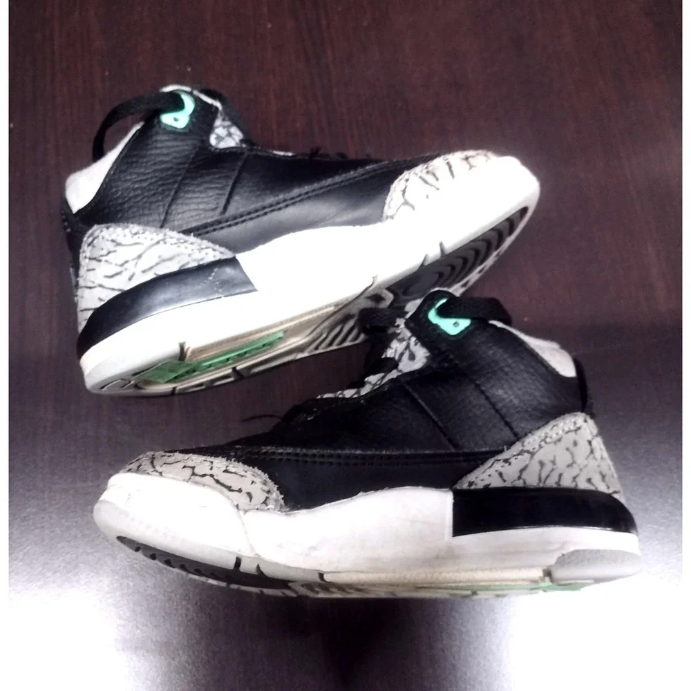 Nike Air Jordan 3 Retro Green Glow Black Wolf Grey DM0968031 Toddler Sneakers 8C